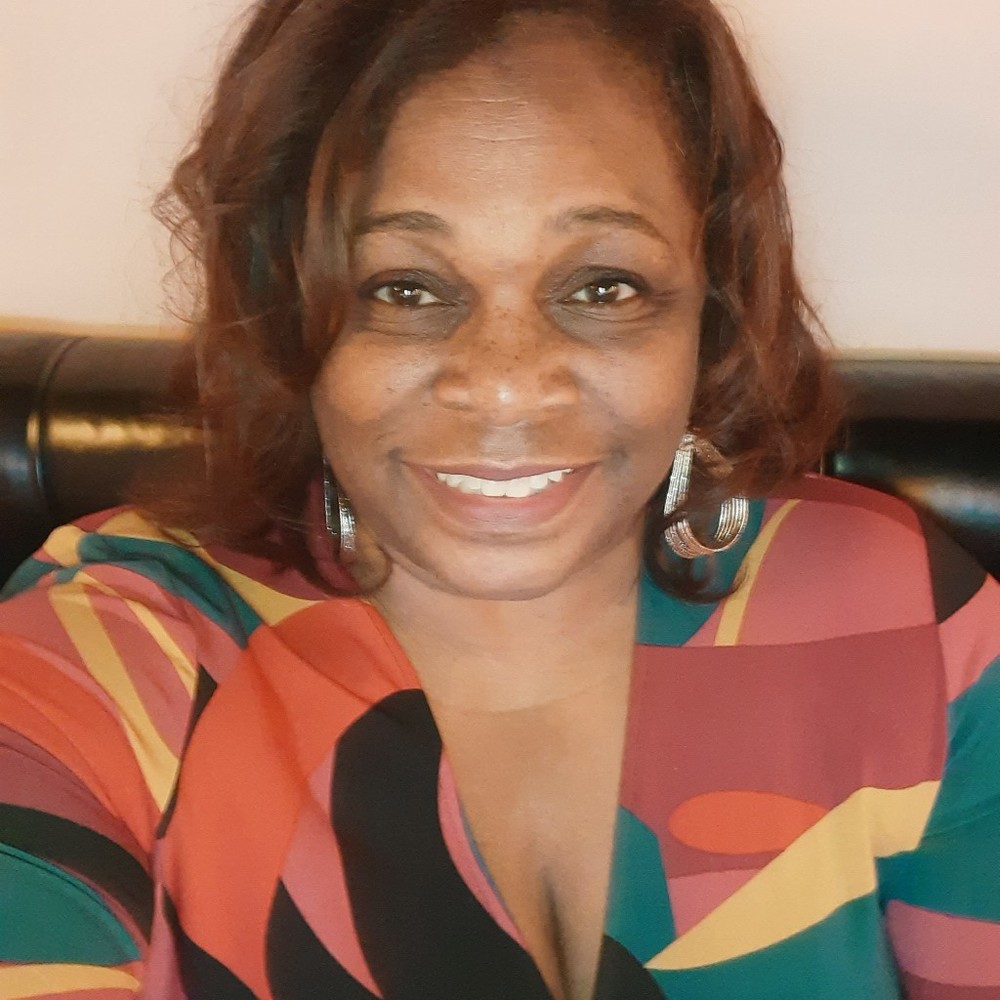 Meet your Posher, Regina